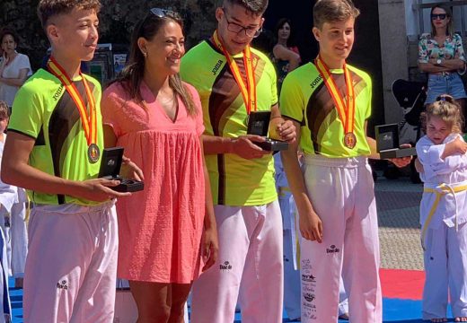 O Concello de Noia homenaxea aos tres taekwondistas do Club Maniotas que lograron medalla nos Campionatos de España